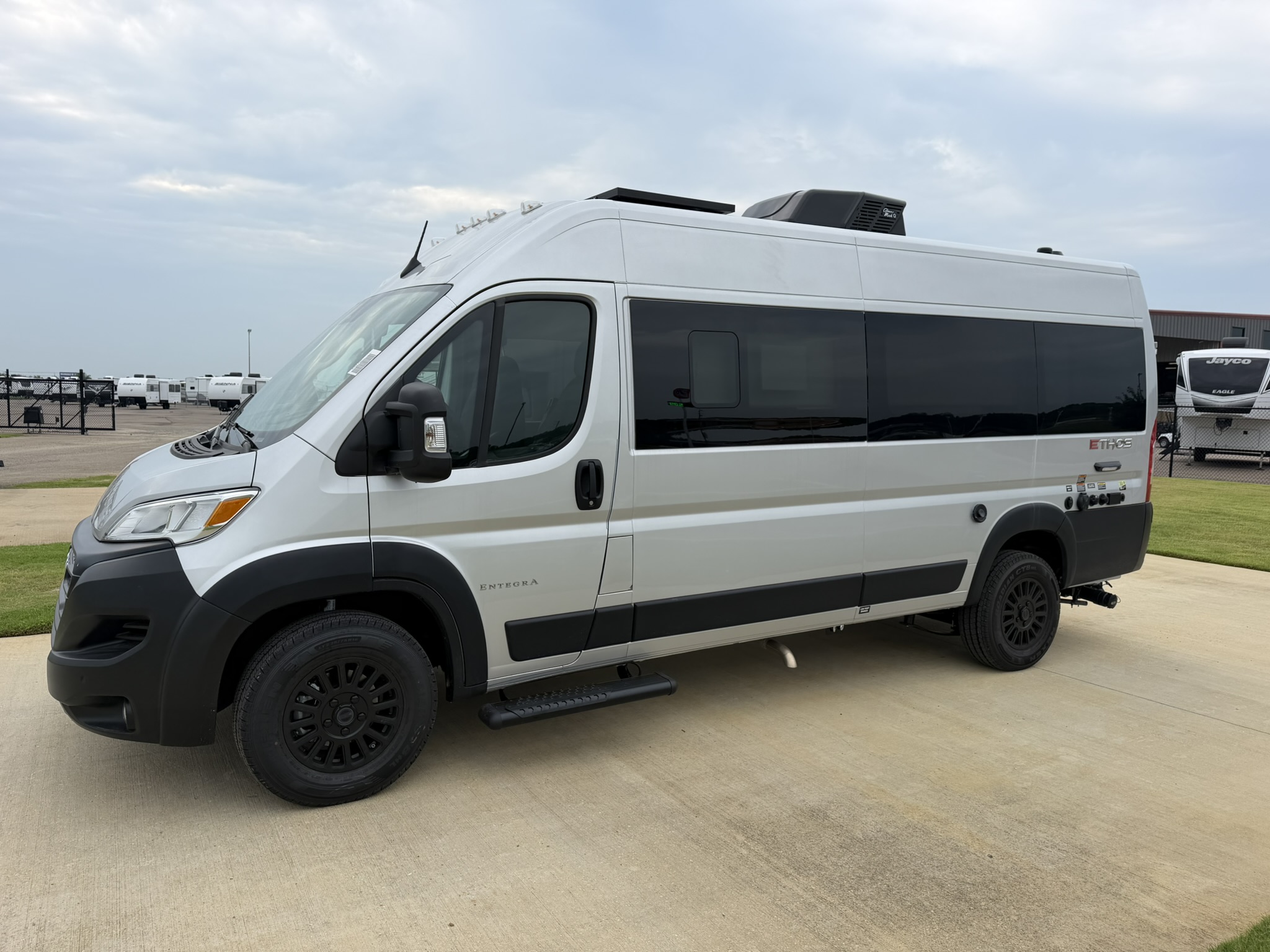 2027 ENTEGRA COACH ETHOS 20T - Image 3