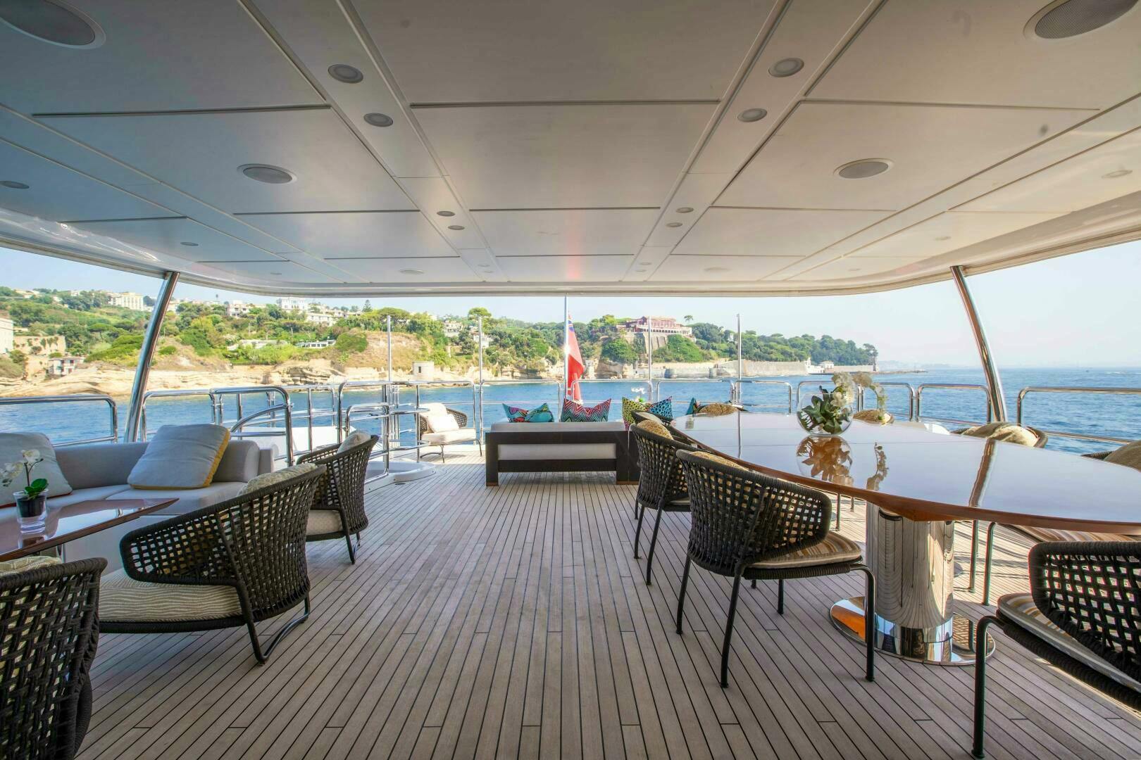 2015 Benetti Benetti Classic 121 - Image 19