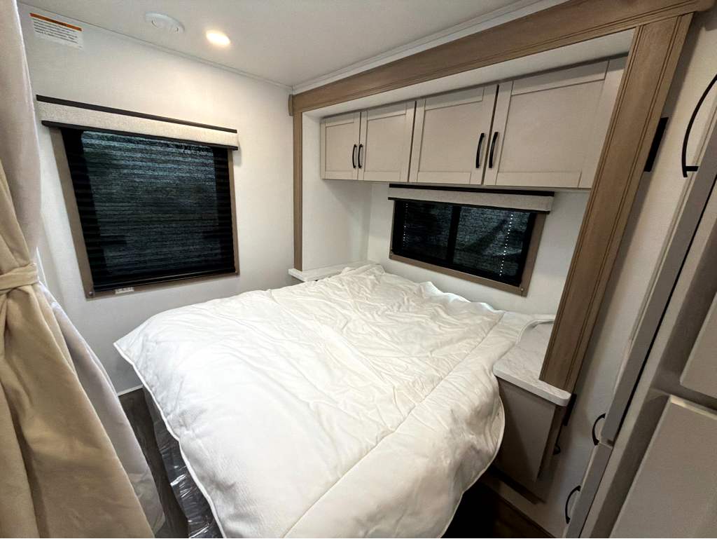 2027 ENTEGRA COACH ODYSSEY SE 22C - Image 17