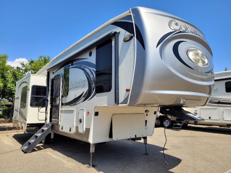 2018 Palomino Columbus 298RL - Image 1