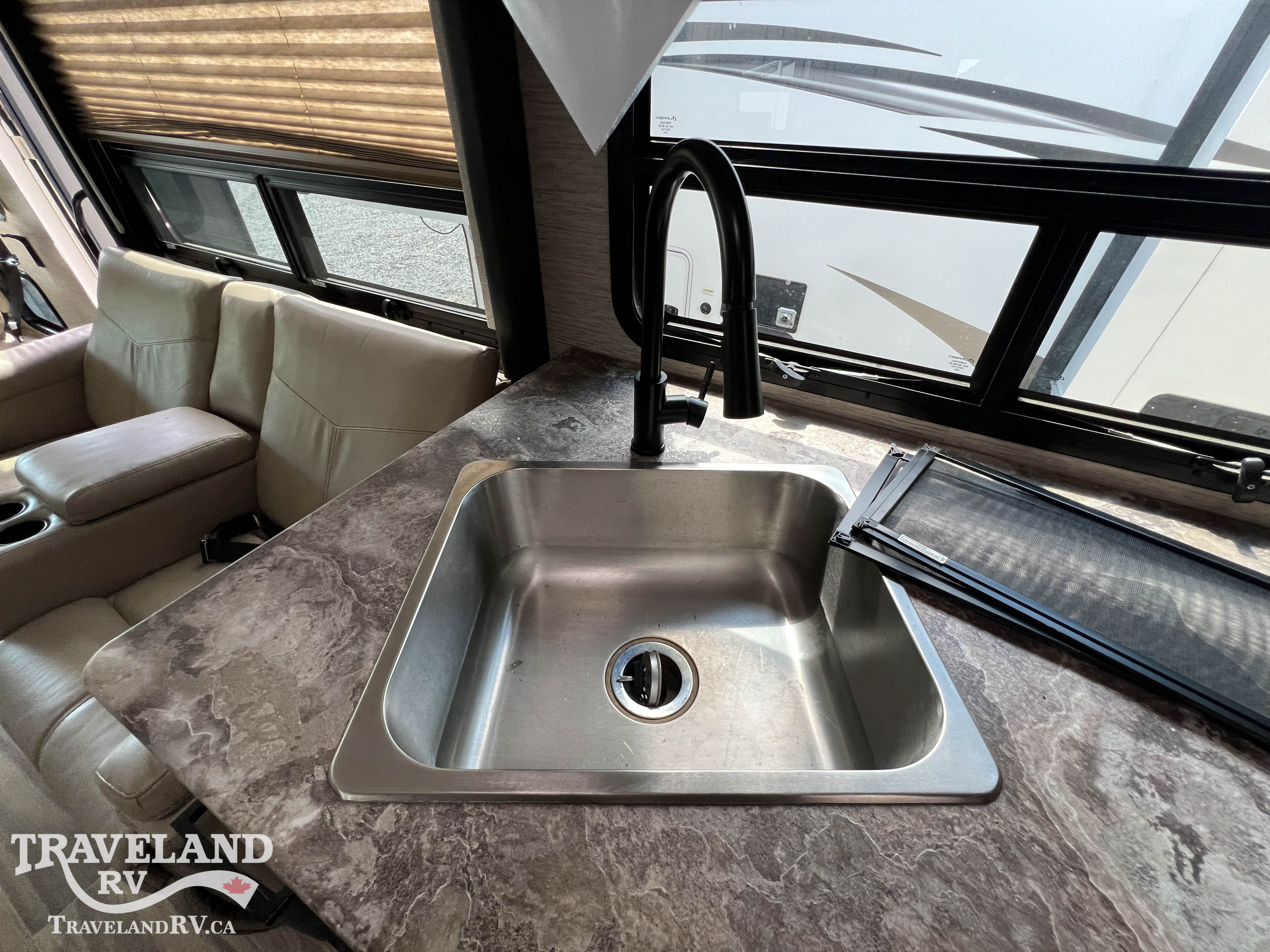 2022 Thor Motor Coach ACE 33.1 - Image 15