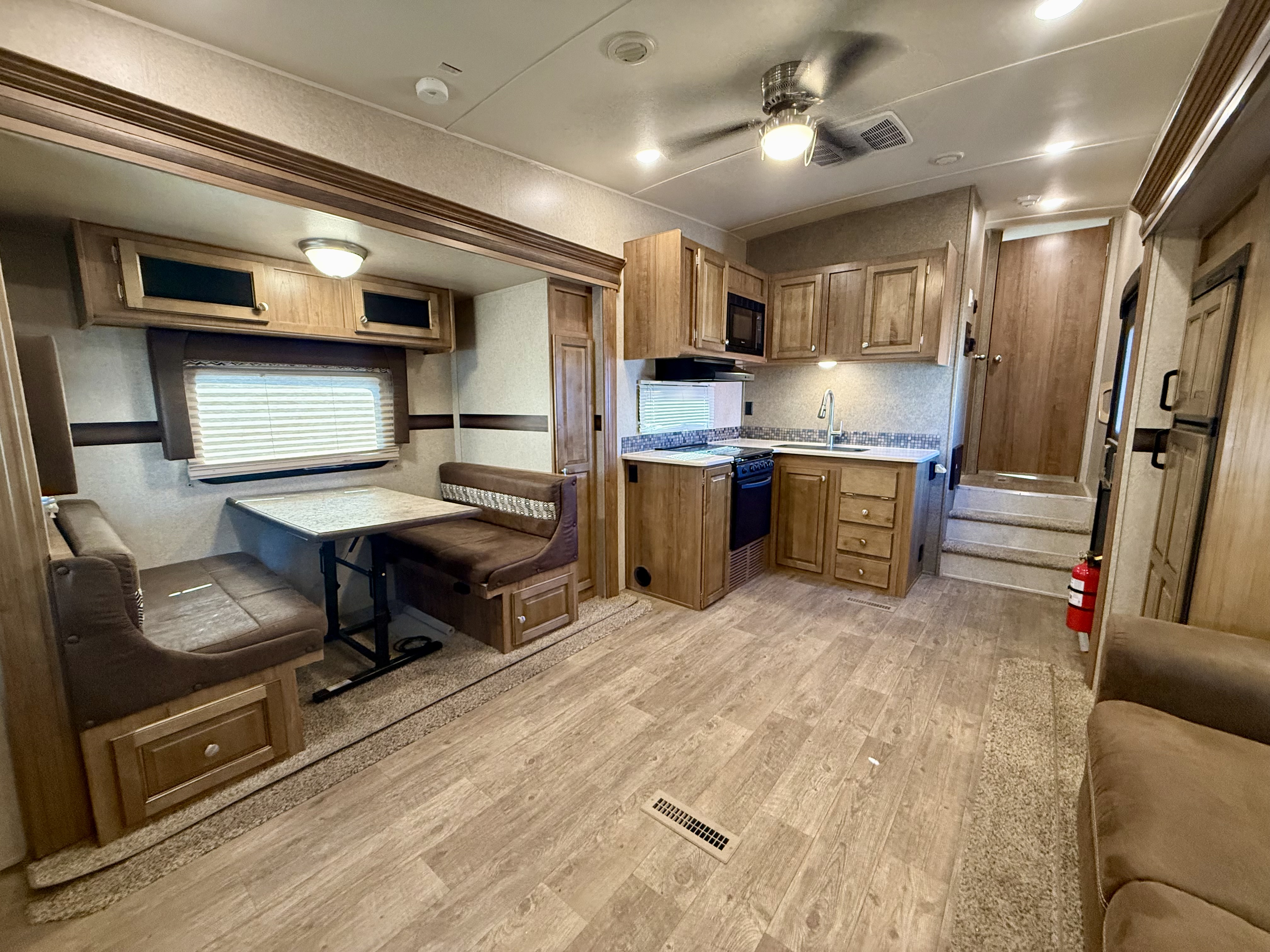 2018 Forest River Rockwood Ultra Lite 2650WS - Image 7