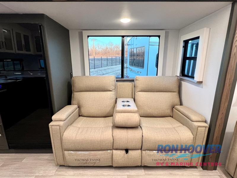 2025 KEYSTONE 270RKS - Image 24