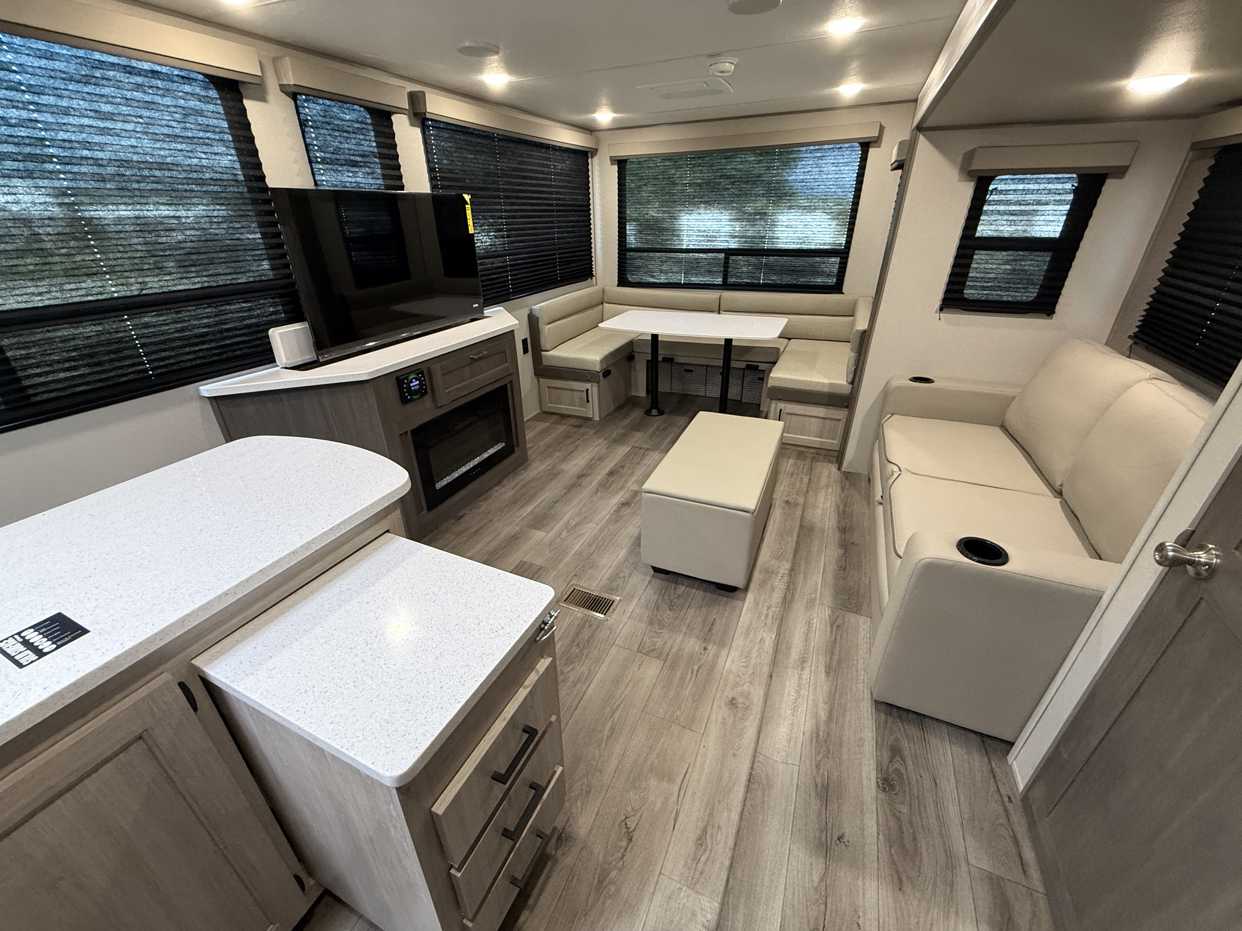 2026 Coachmen Catalina Legacy Edition 283RNR - Image 10