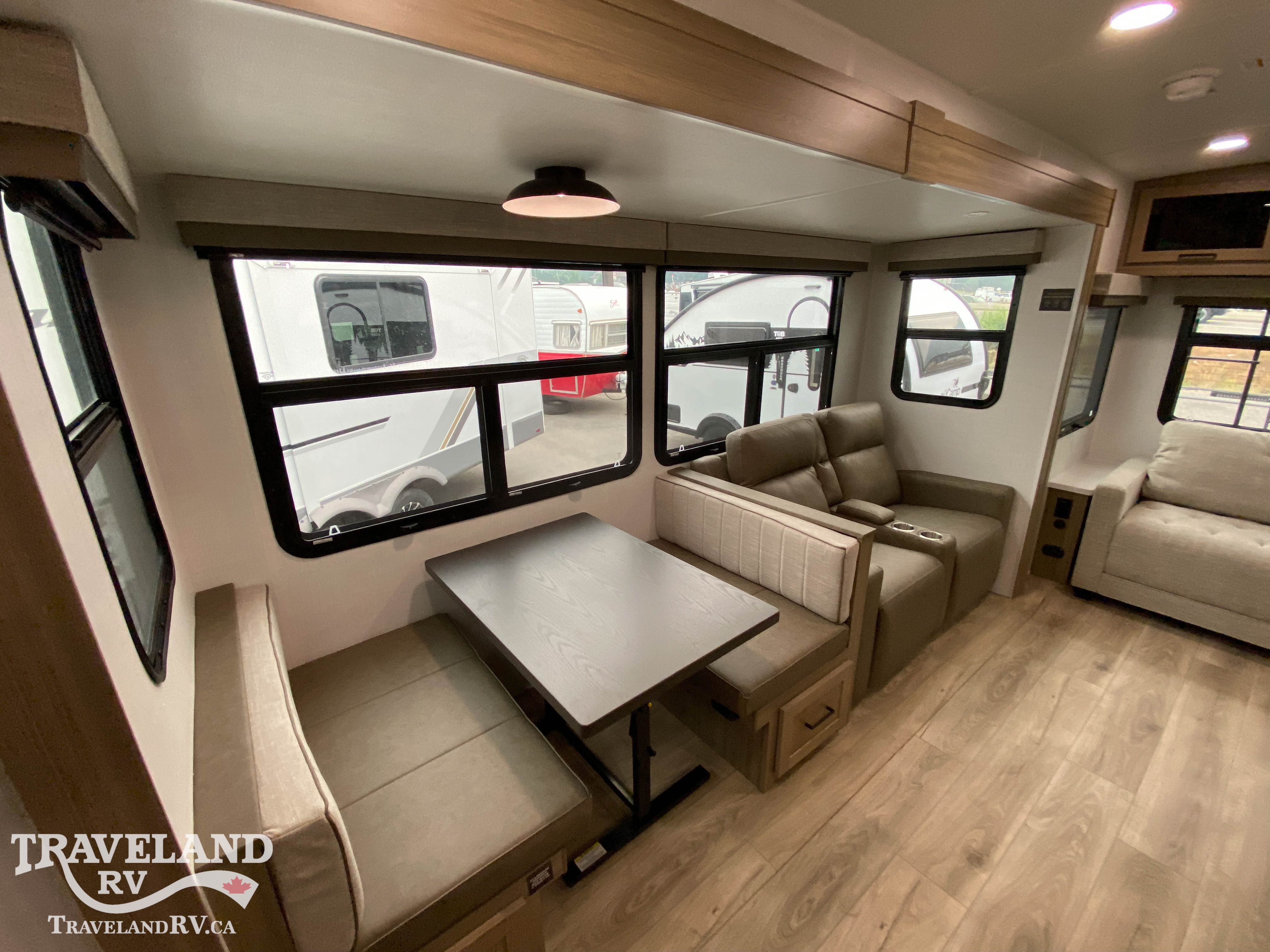 2027 Forest River Rockwood Ultra Lite 2916RL - Image 9
