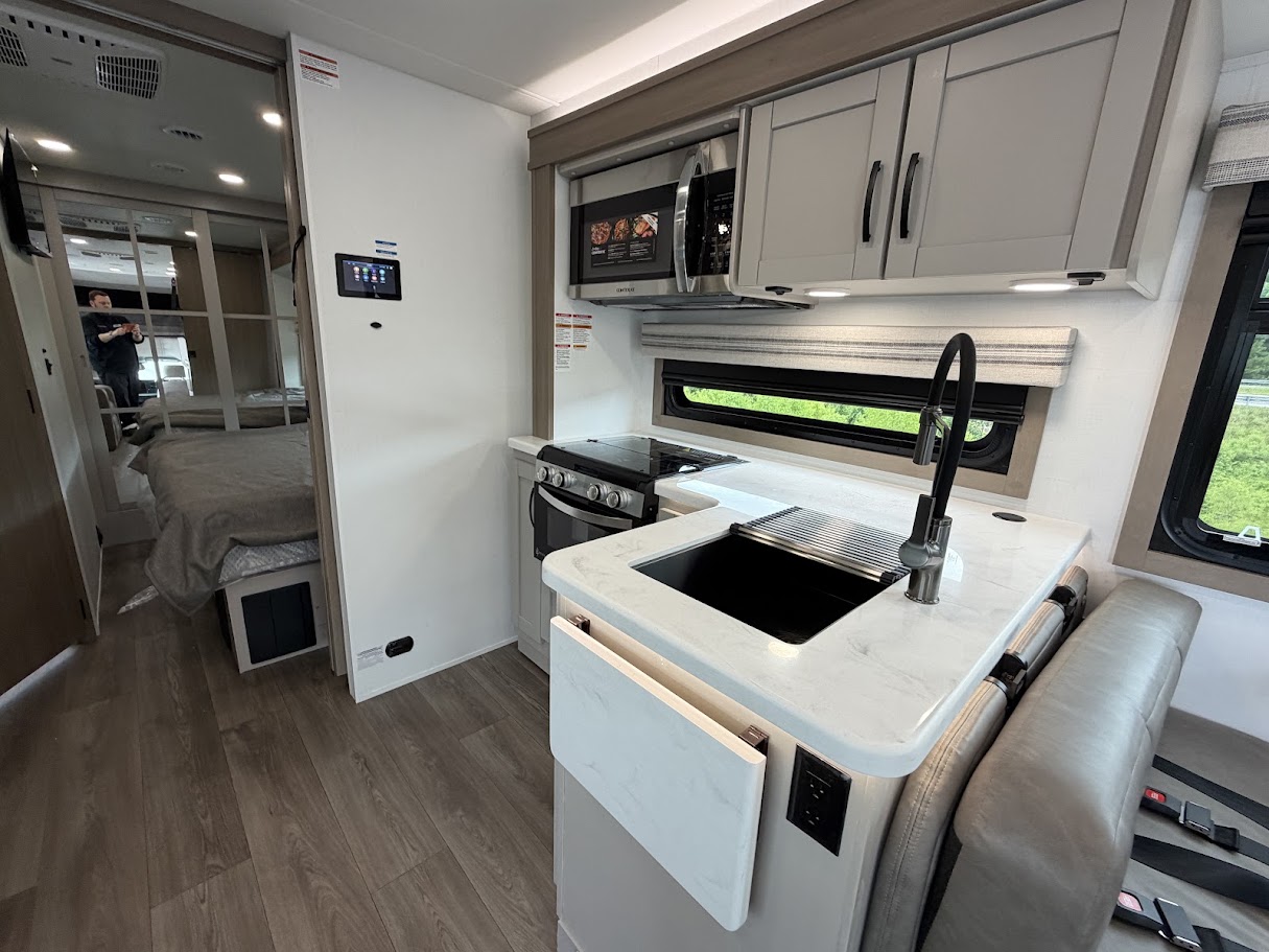 2027 JAYCO GREYHAWK XL 32U - Image 25