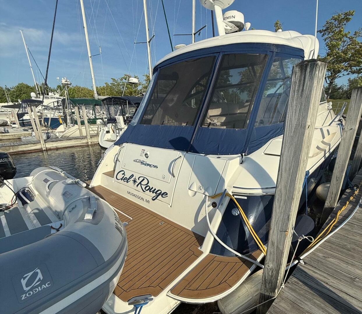 2006 Cruisers Yachts 420 Express - Image 34
