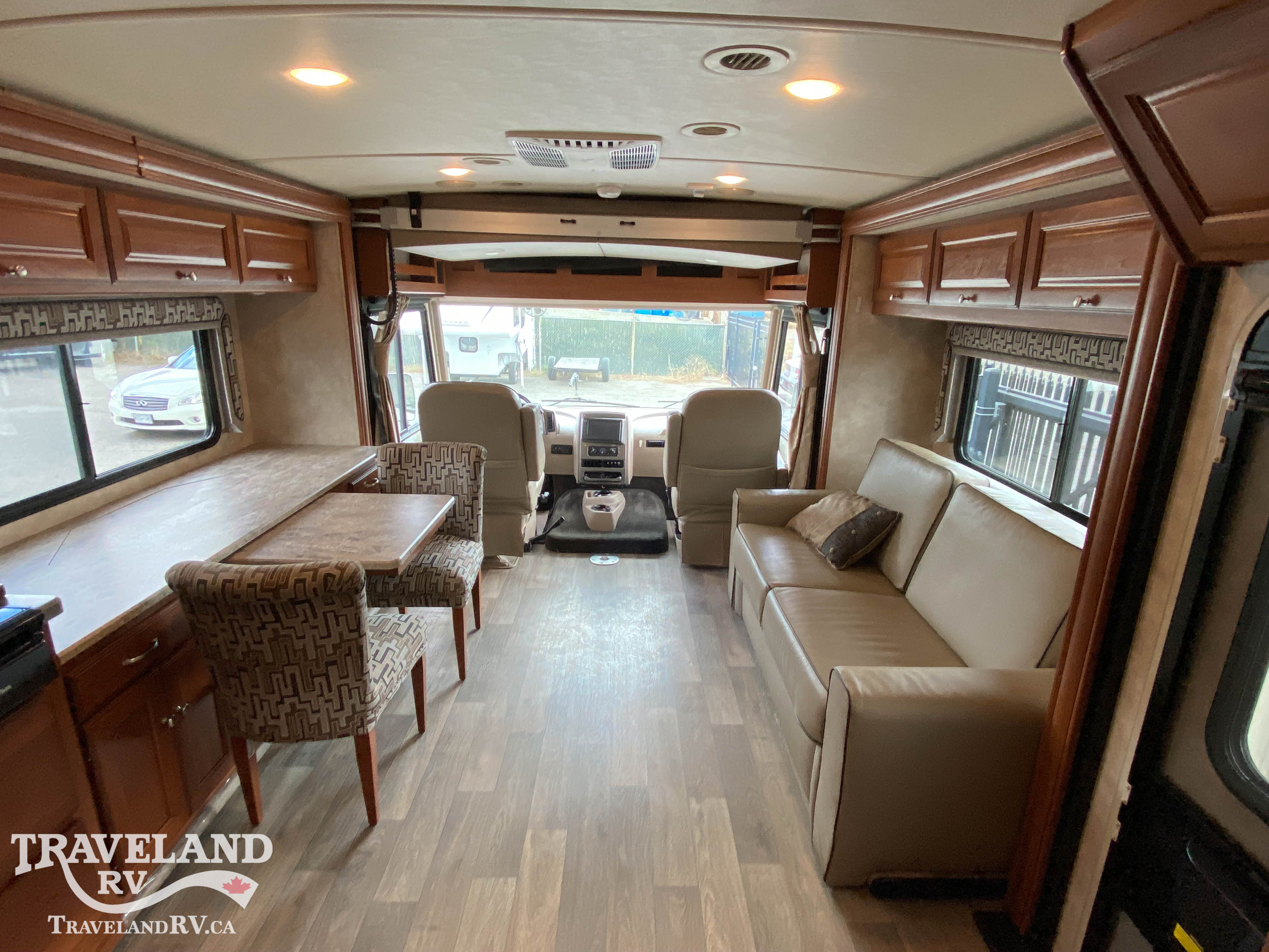 2019 Winnebago Sunstar LX 30T - Image 3