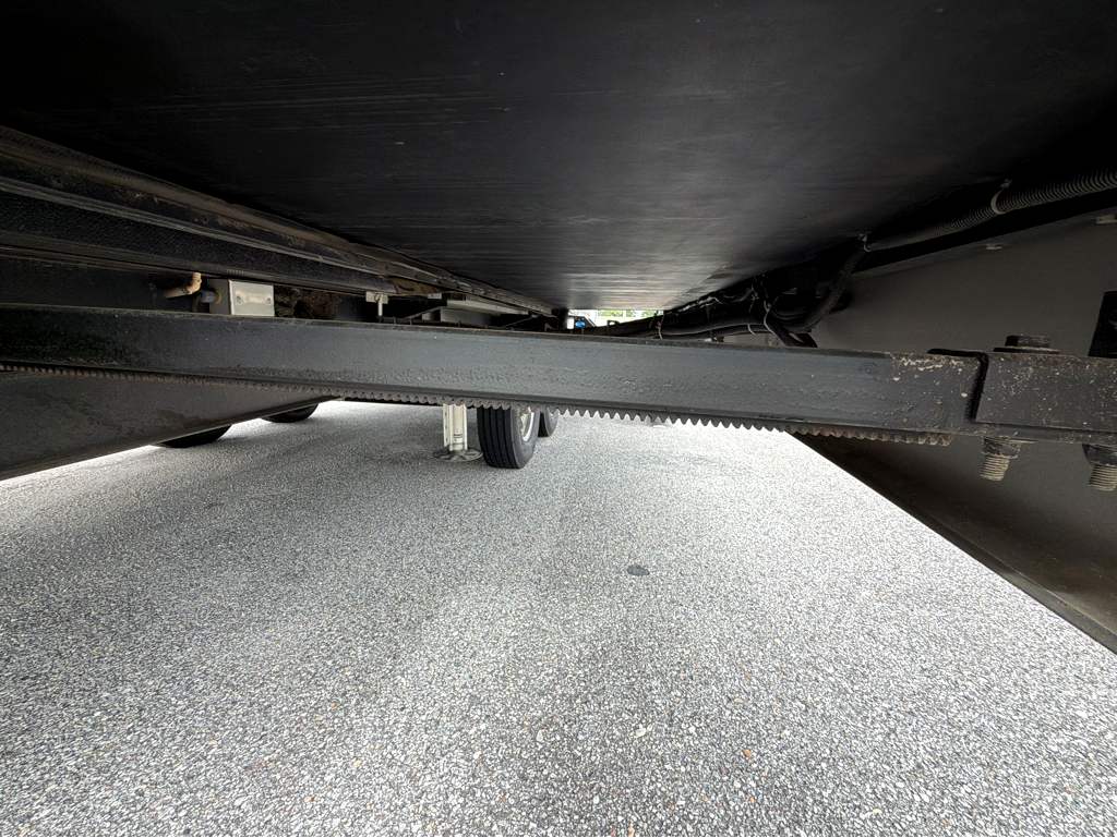 2021 HEARTLAND BIGHORN 3300DL - Image 6