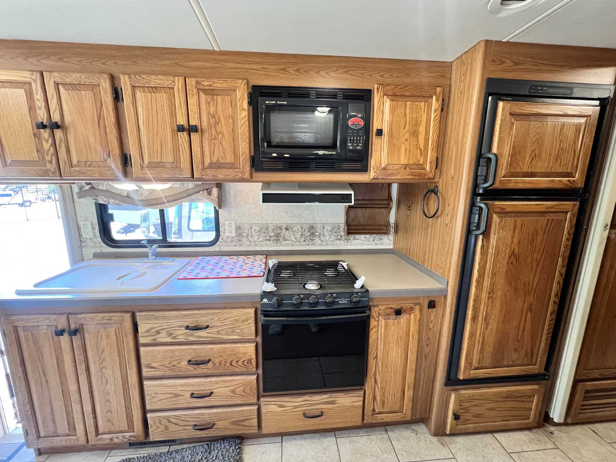 2005 Tiffin Allegro Bay 34XB - Image 15