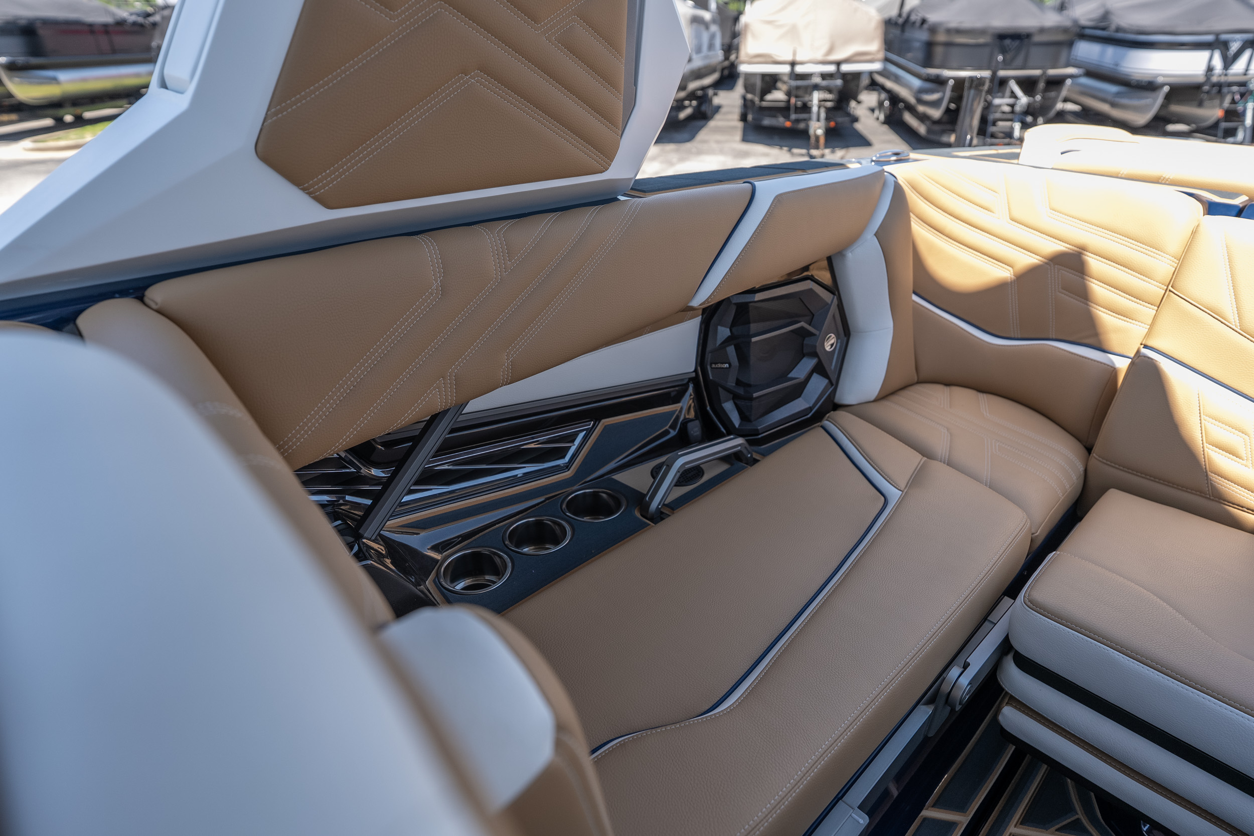 2026 Tigé Ultré 23ZX - Image 13