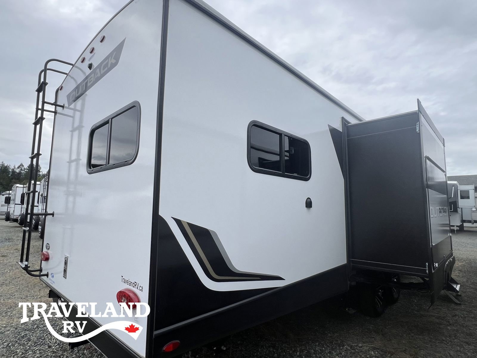 2025 Keystone Outback 332ML - Image 4