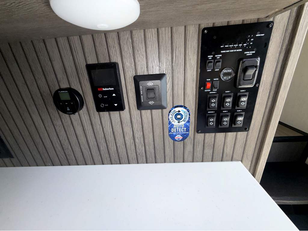2026 FOREST RIVER ARCTIC WOLF 3950 SUITE - Image 30