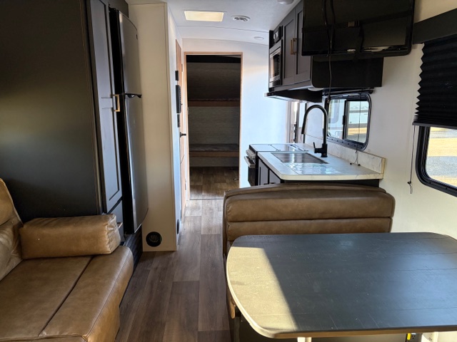 2023 Keystone Outback Ultra-Lite Ultra-Lite 240URS - Image 20