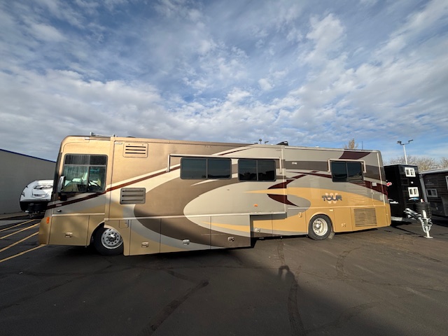 2007 WINNEBAGO TOUR 40TD - Image 3