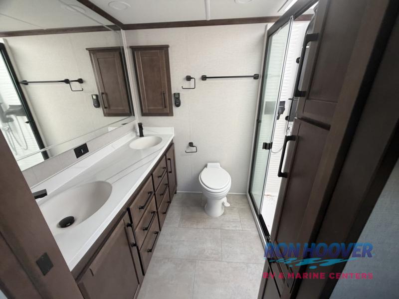 2025 FOREST RIVER 421FK - Image 75