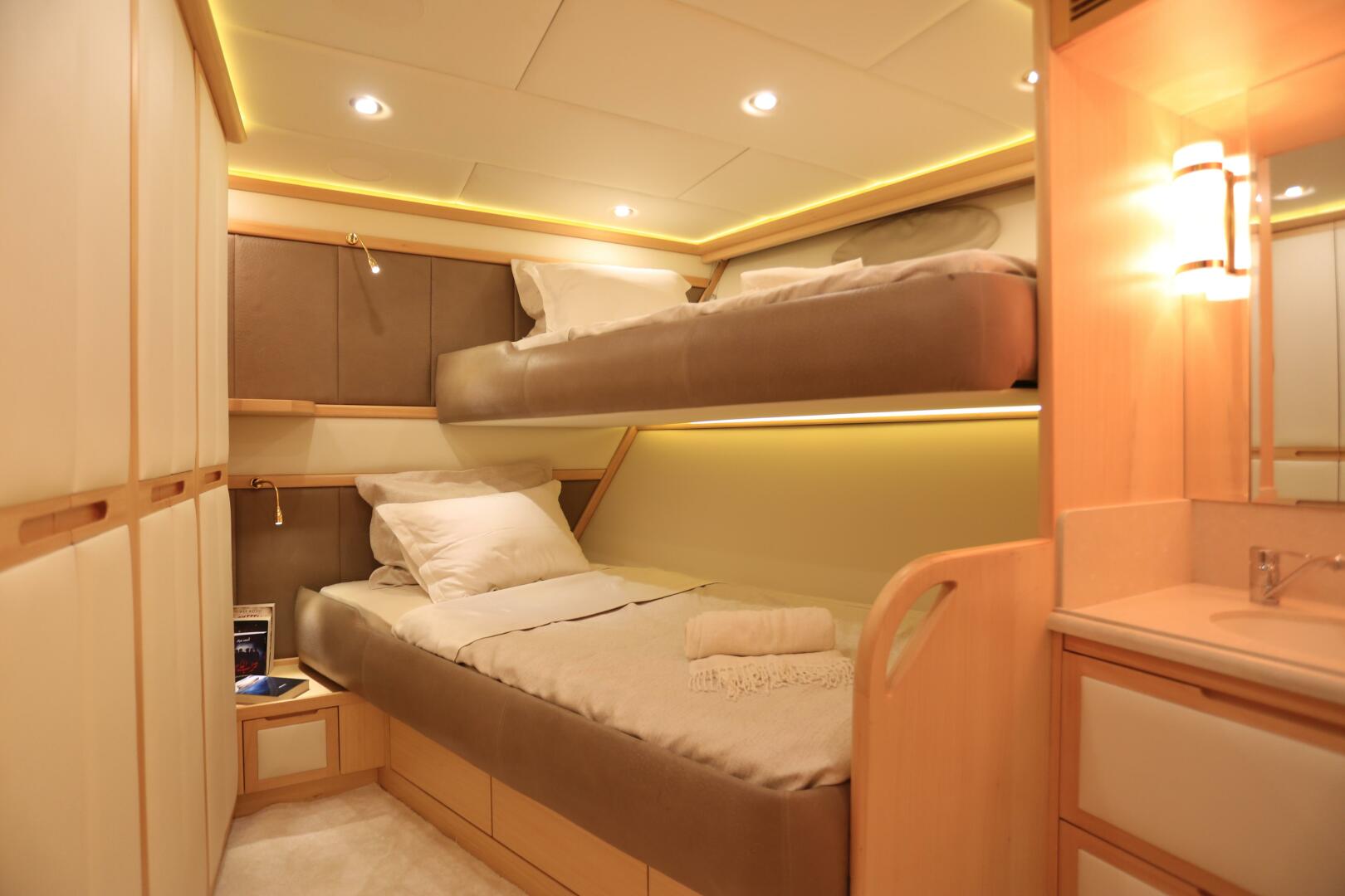 2004 Westport Custom - Image 10