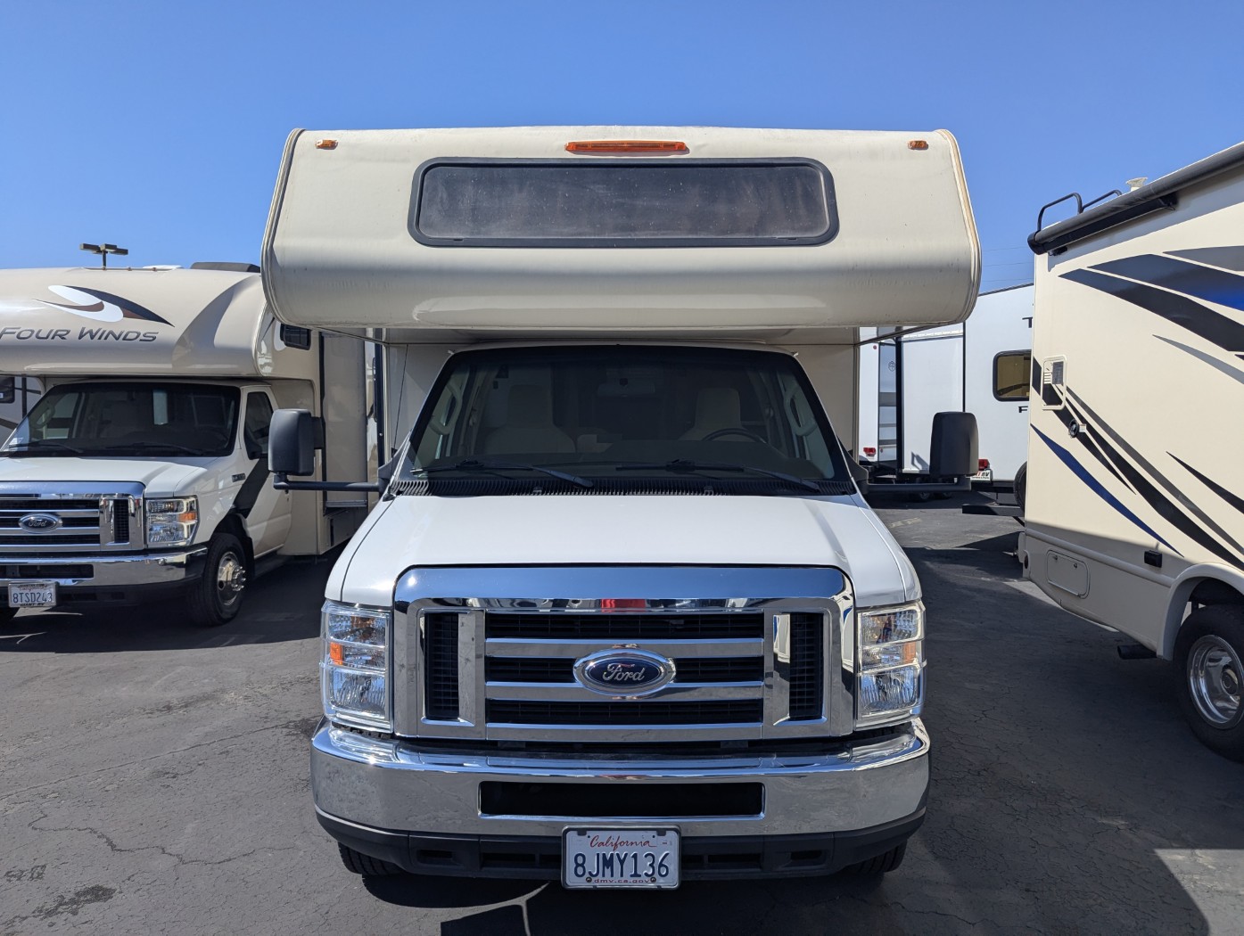 2020 Coachmen Leprechaun 260RS - Image 3
