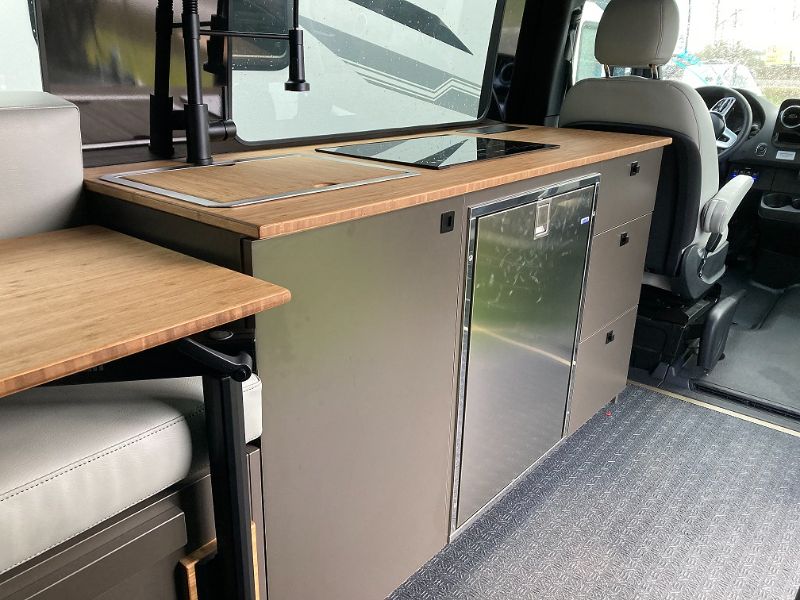2025 27North Venture Van 170 - Image 17