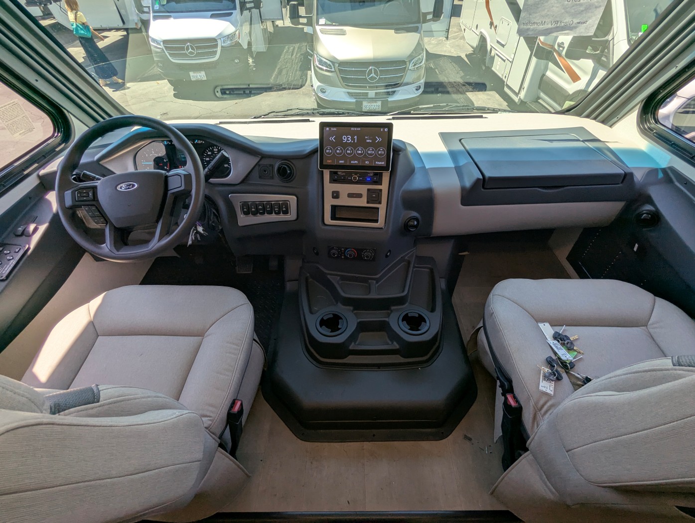 2026 Coachmen Euro 25TB - Image 8