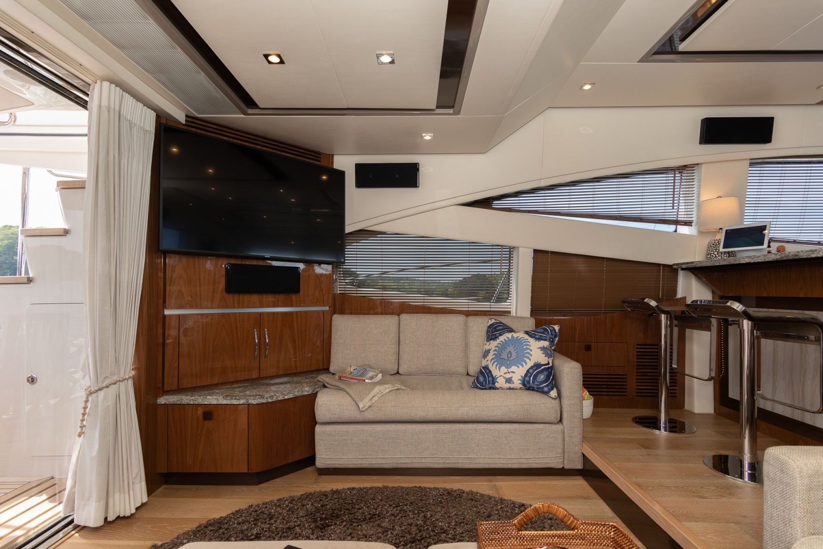 2018 Sea Ray L650 FLY - Image 18