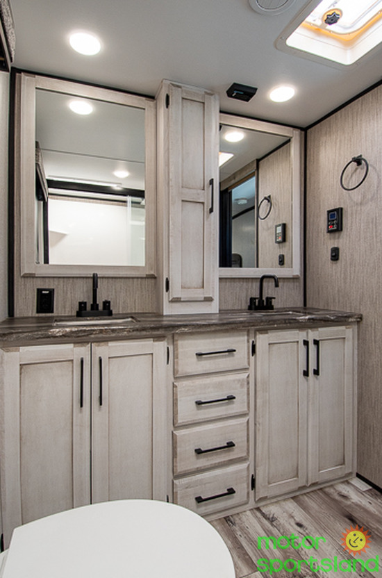 2022 KZ RV Durango D333RLT - Image 32
