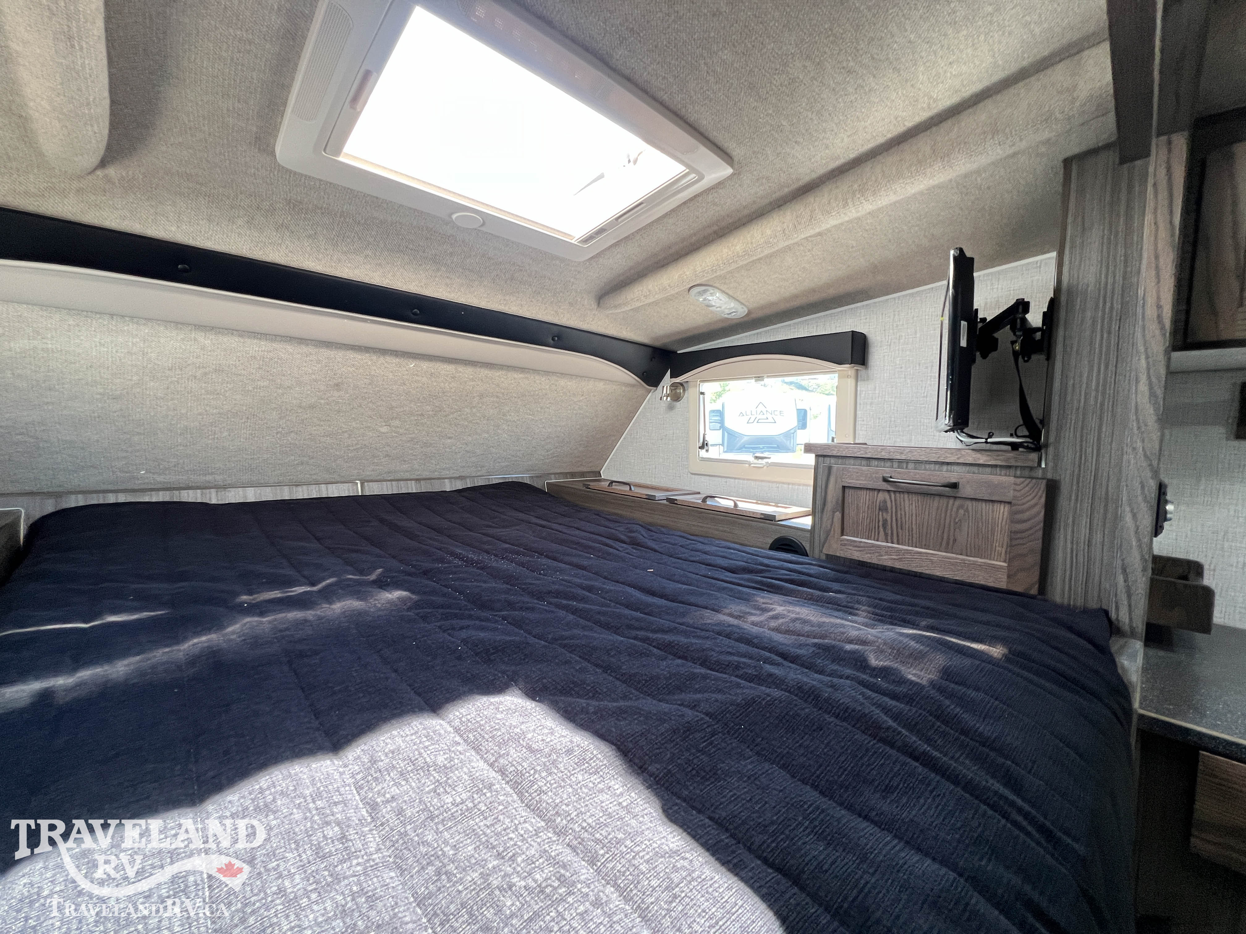 2027 Northern Lite Limited Edition 10-2EX LE WB - Image 20
