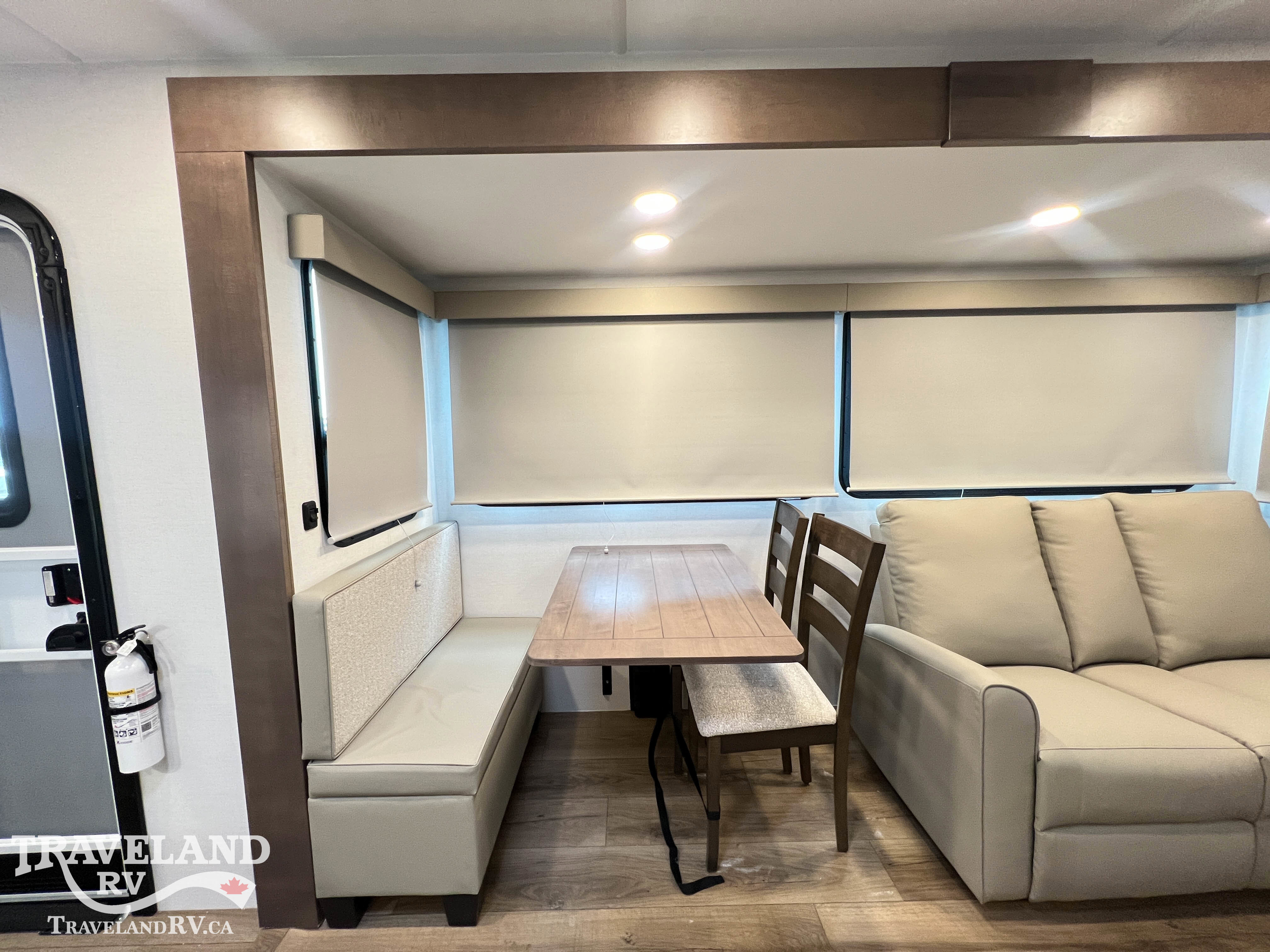 2026 Alliance RV AVENUE 332RL - Image 10