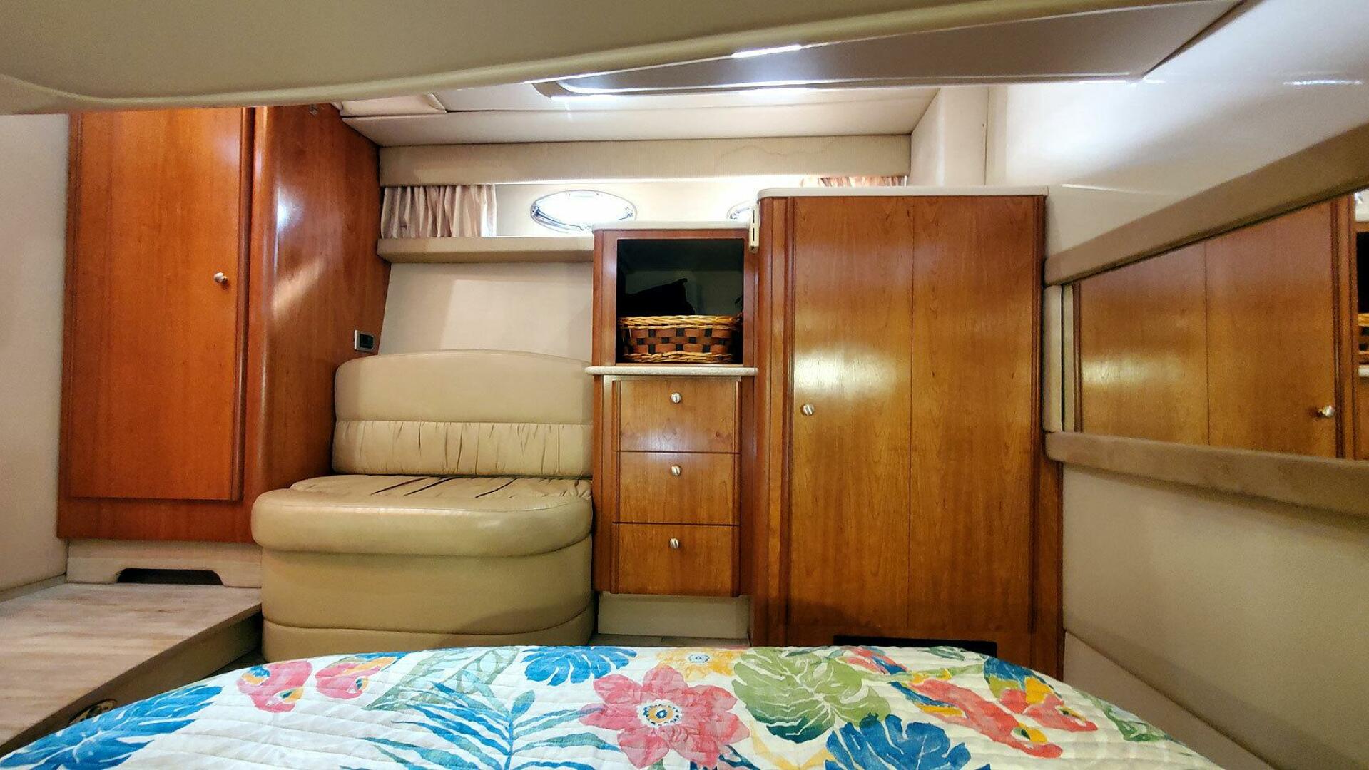 2004 Meridian 411 Sedan Bridge - Image 21