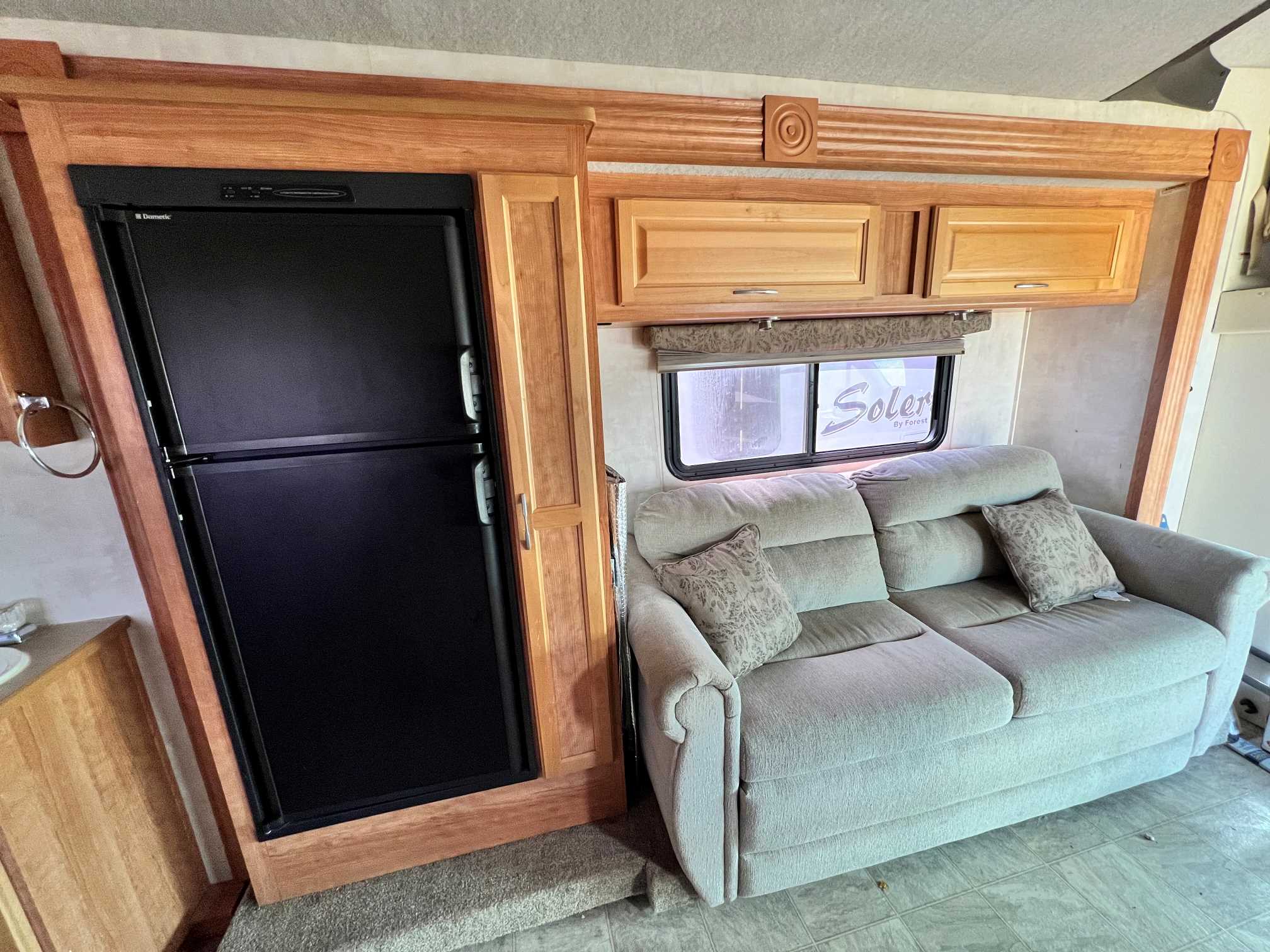 2010 Fleetwood Quest 24SL - Image 21