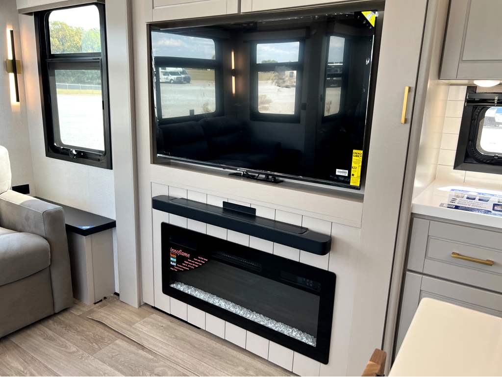 2027 JAYCO NORTH POINT 361RLBH - Image 11