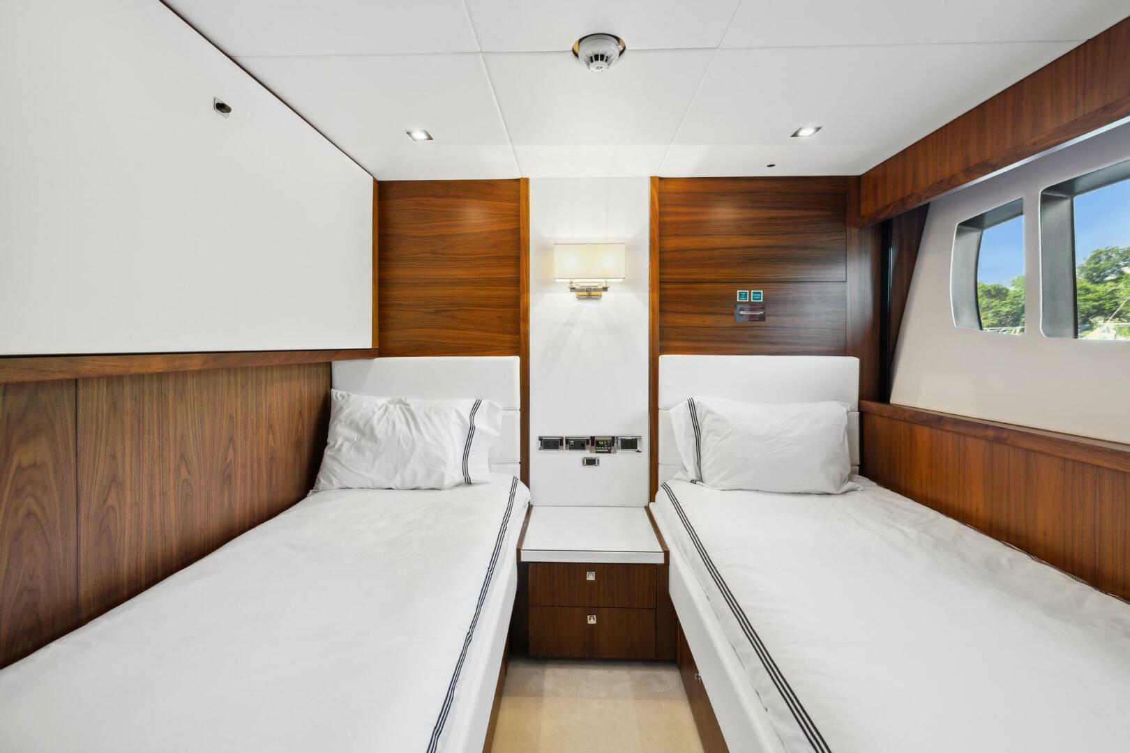 2011 Sunseeker 34M - Image 30