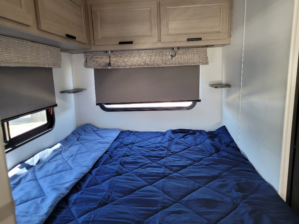 2025 Forest River Sunseeker LE 2350LE - Image 15