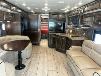 2017 TIFFIN ALLEGRO BREEZE 32BR - Image 16