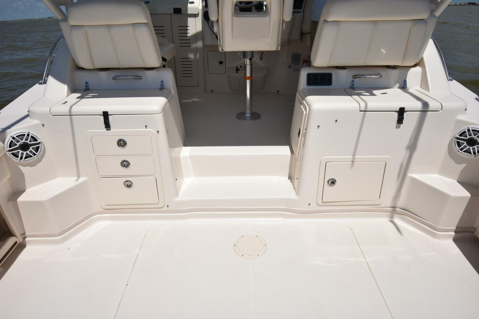 2016 Grady-White 330 Express - Image 34