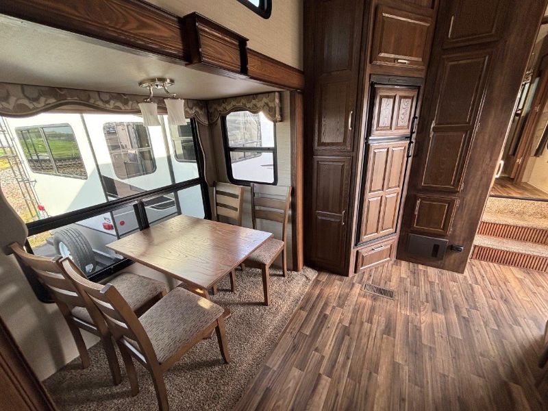 2017 Keystone Cougar 326RDS - Image 8
