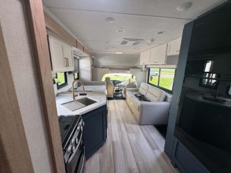 2027 THOR MOTOR COACH MAGNITUDE GA31 - Image 16