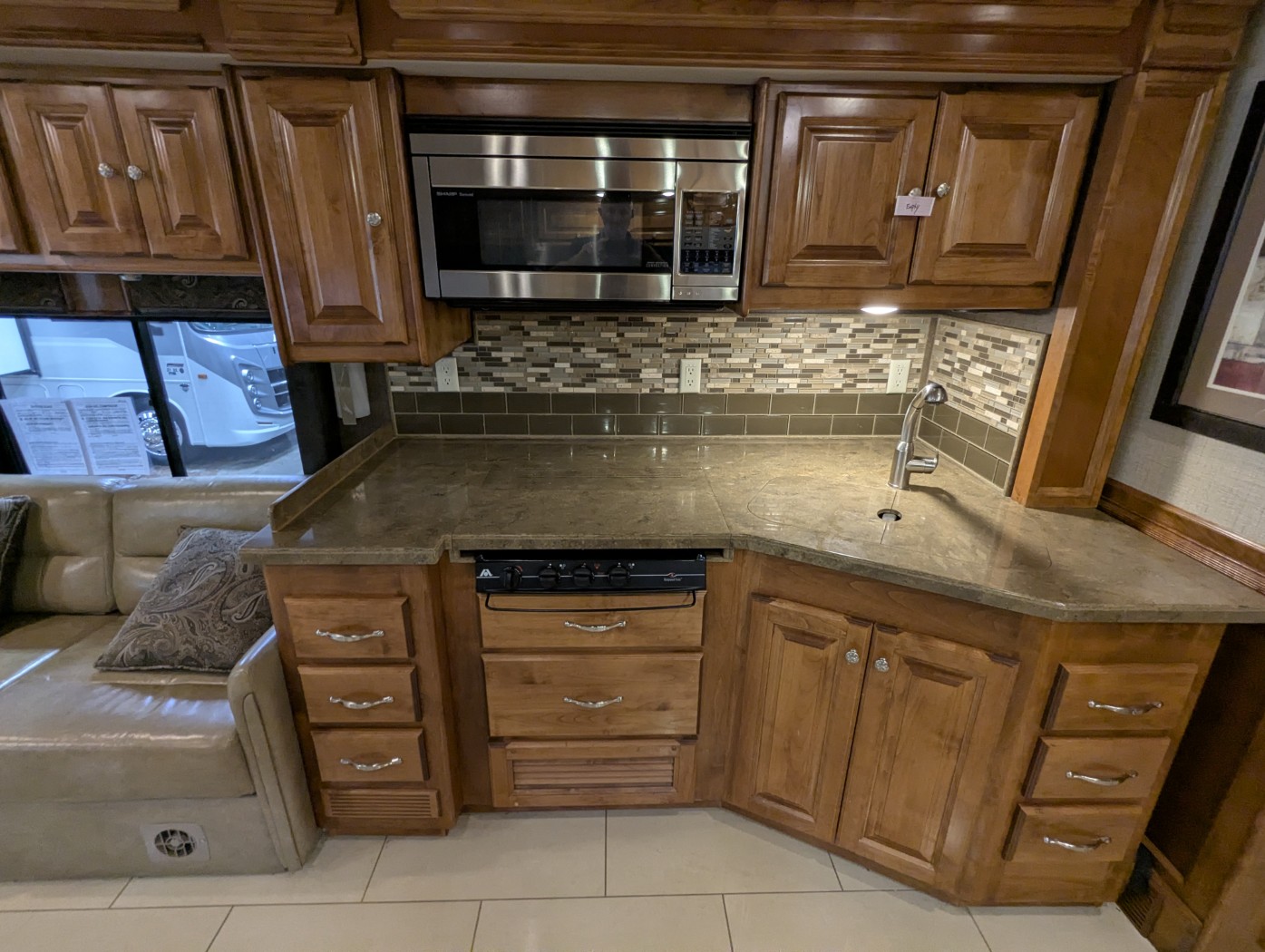 2016 Tiffin Allegro Red 38 QBA - Image 16