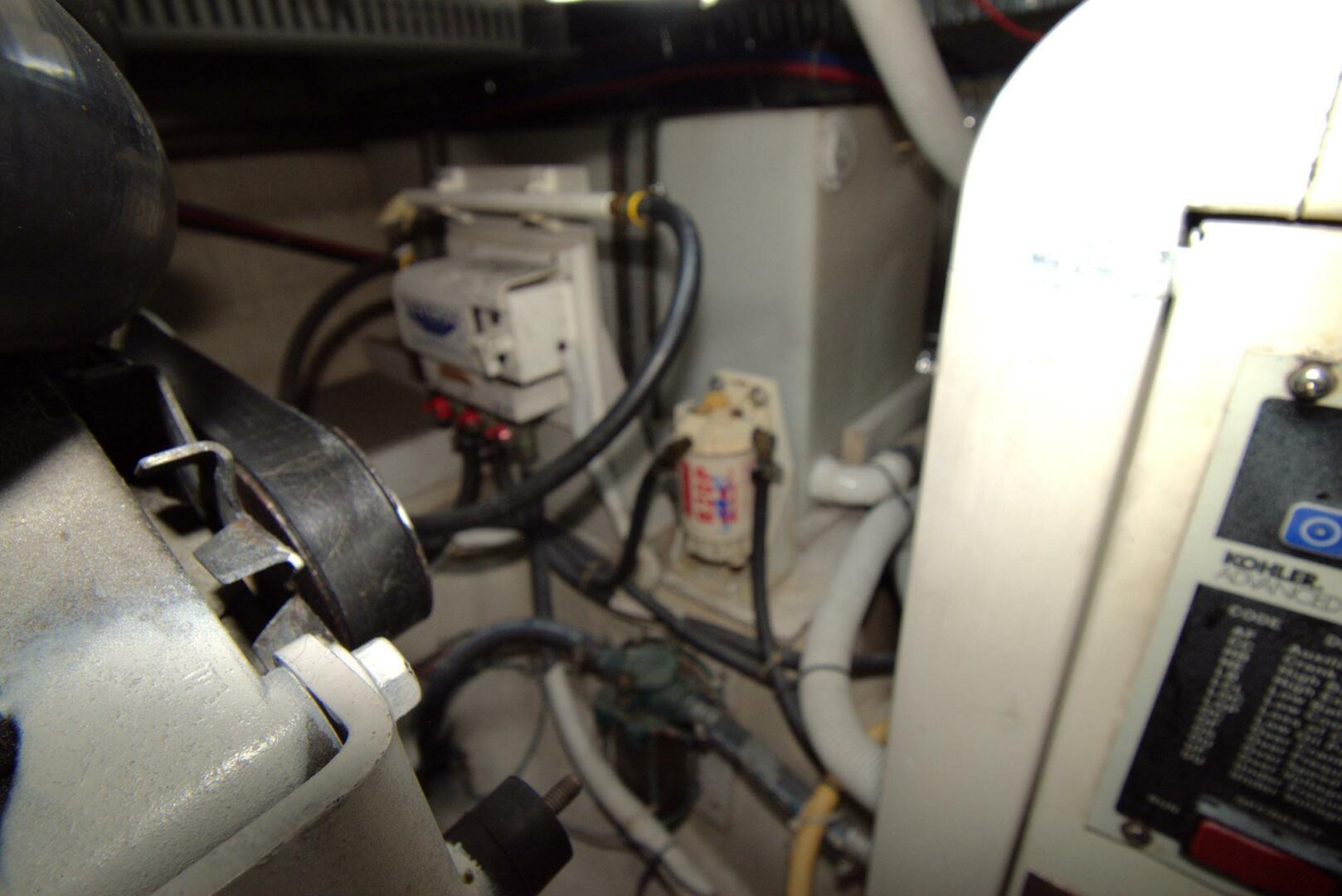 2005 Carver 444 Cockpit Motor Yacht - Image 57