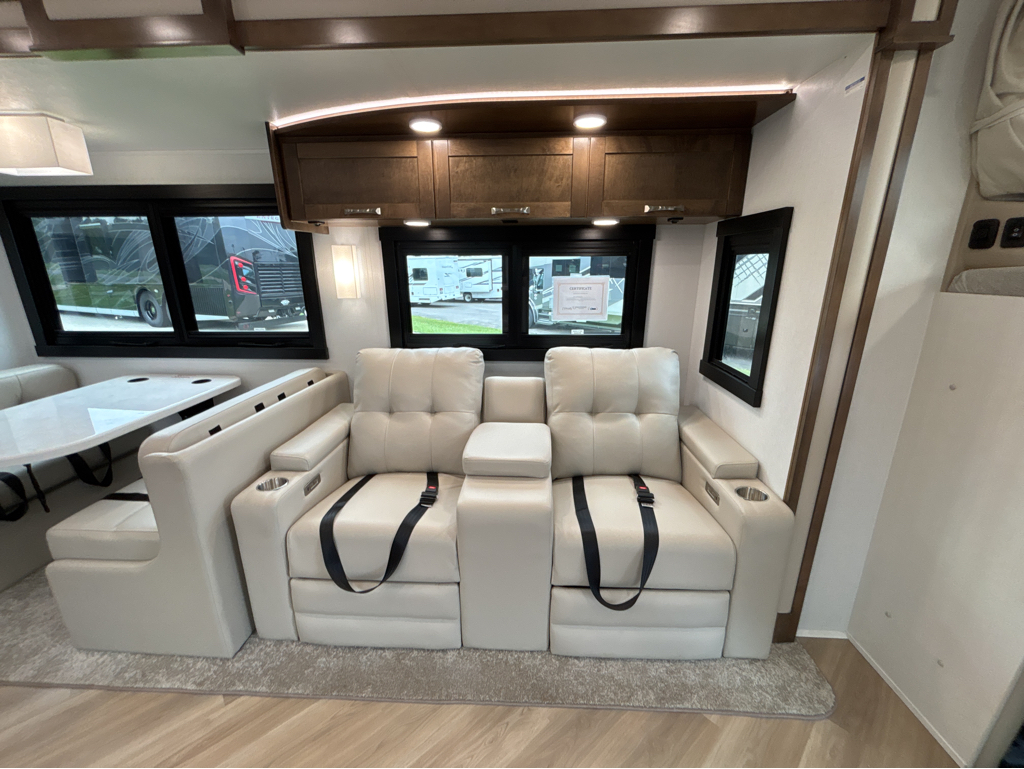 2026 ENTEGRA COACH ACCOLADE 37M - Image 8