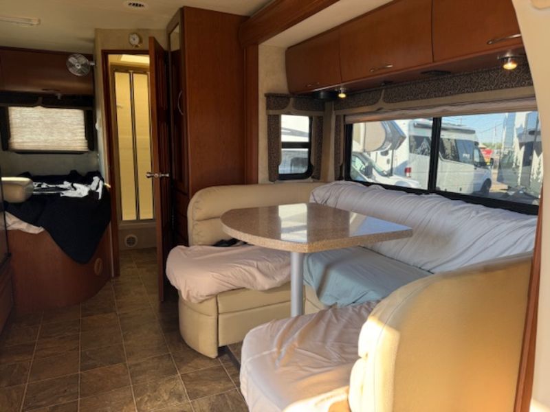2013 Thor Motor Coach Siesta Sprinter 24SA - Image 6