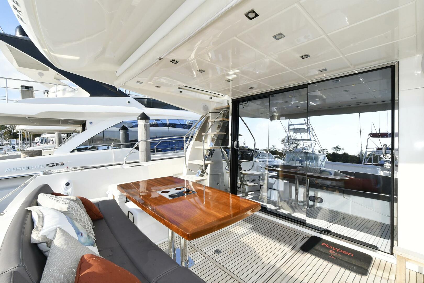 2018 Prestige 560 Fly - Image 5