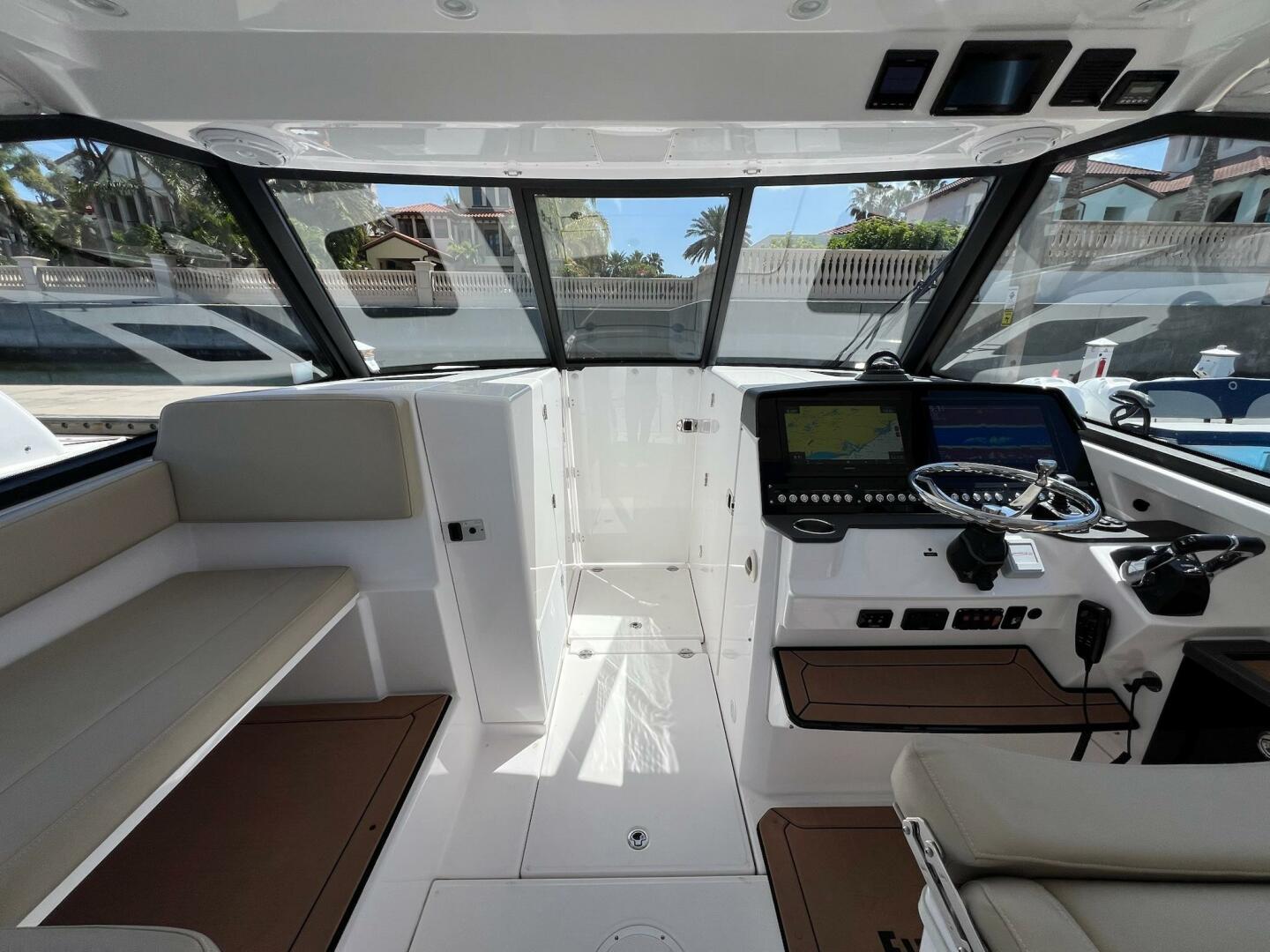 2019 Everglades 340 Dual Console - Image 3