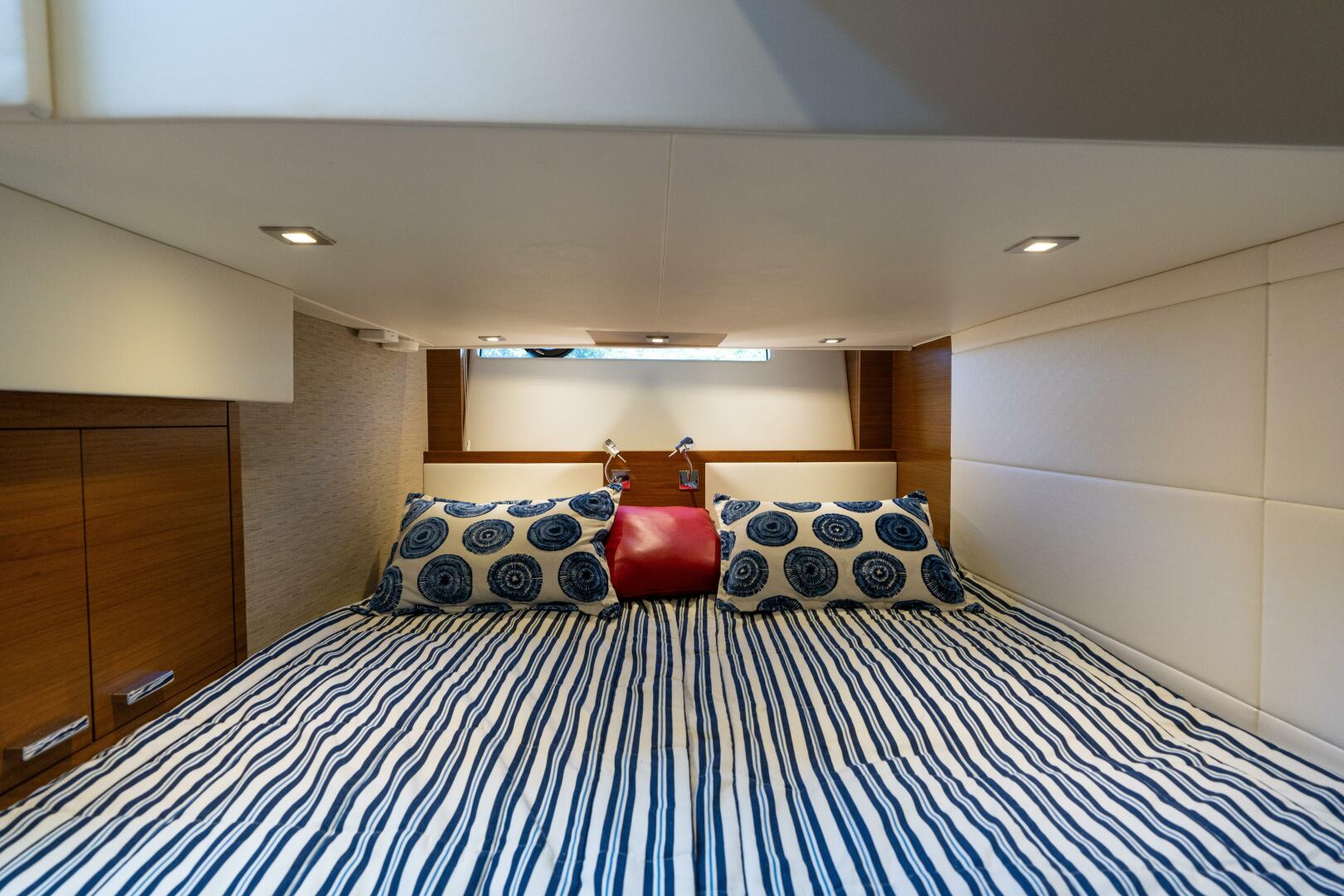 2015 Tiara Yachts 44 Coupe - Image 25