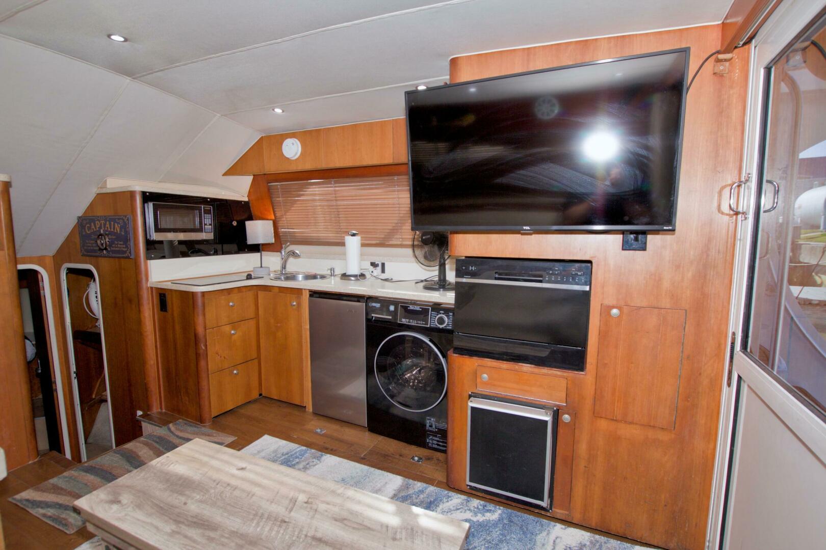 1998 Luhrs 36 Convertible - Image 33