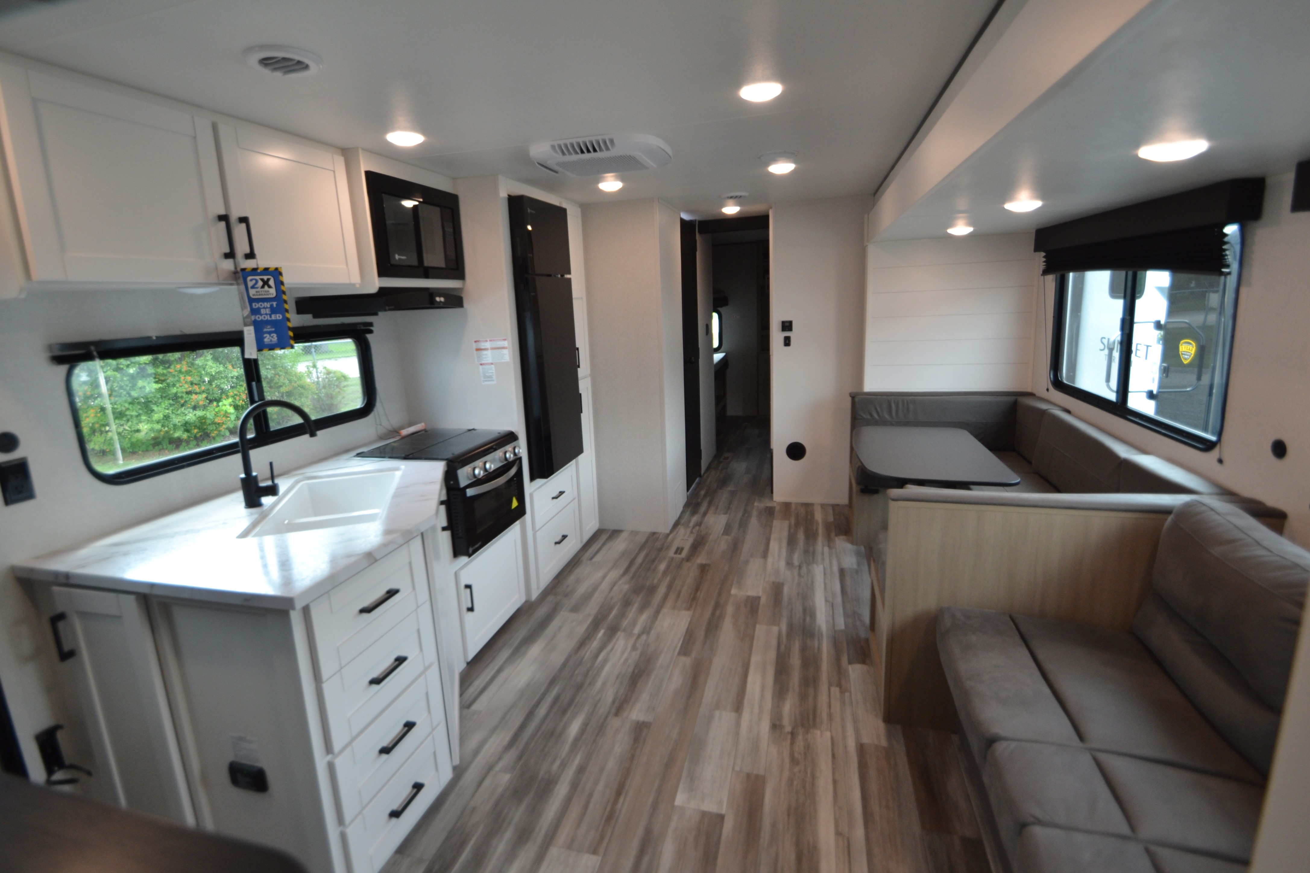 2026 Jayco Jay Flight SLX 321BDS - Image 6