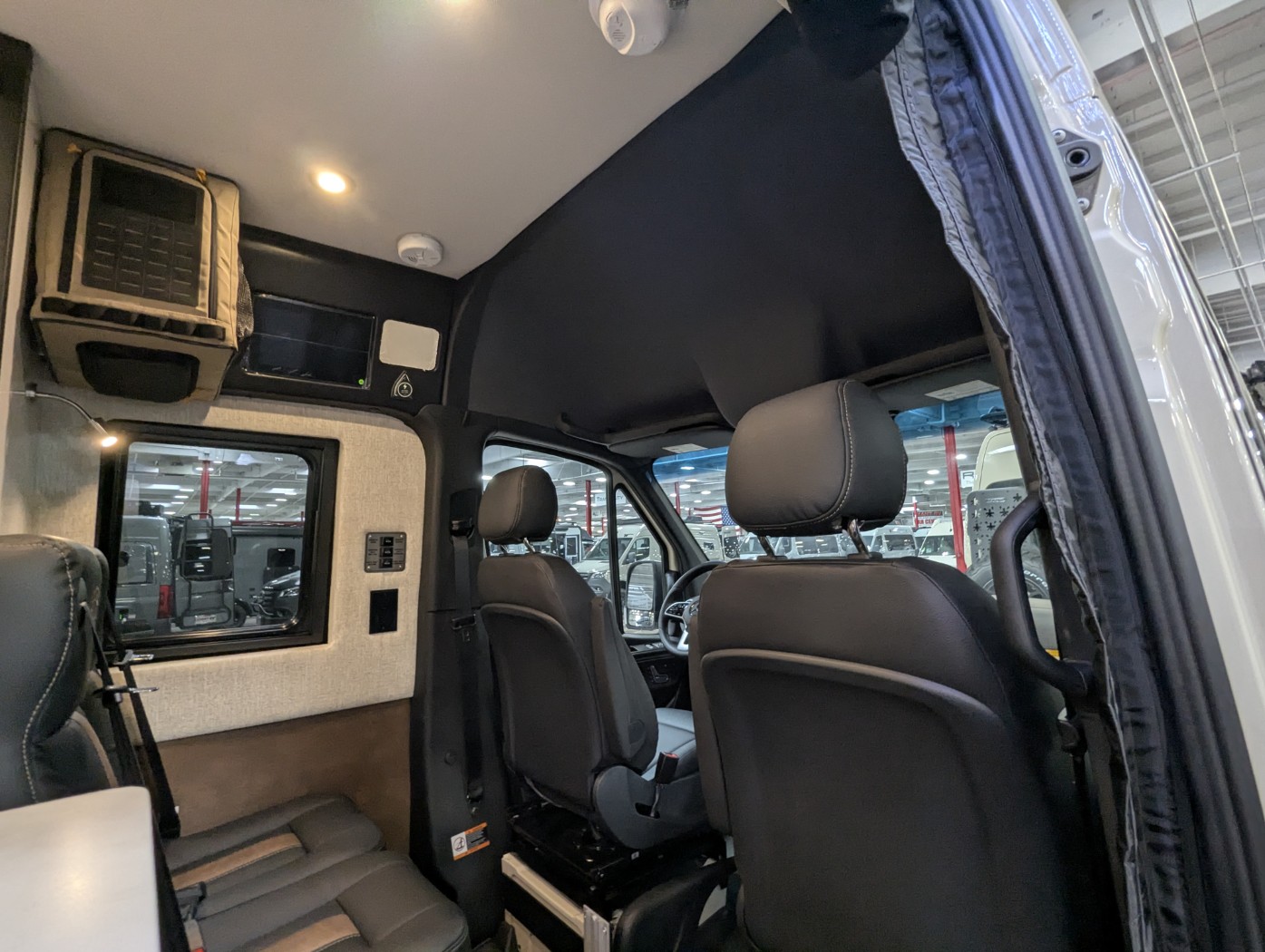 2026 Storyteller Overland CLASSIC MODE XO - Image 12