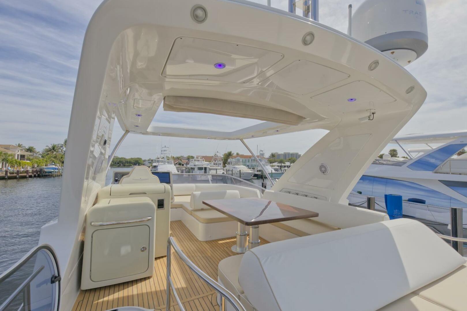 2015 Azimut 64 Flybridge - Image 15
