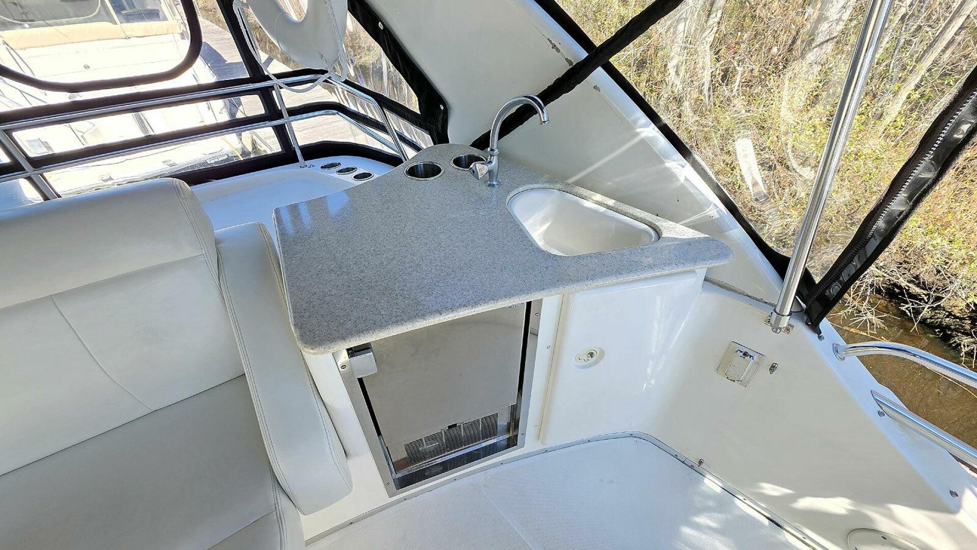 2001 Silverton 410 Sport Bridge - Image 33