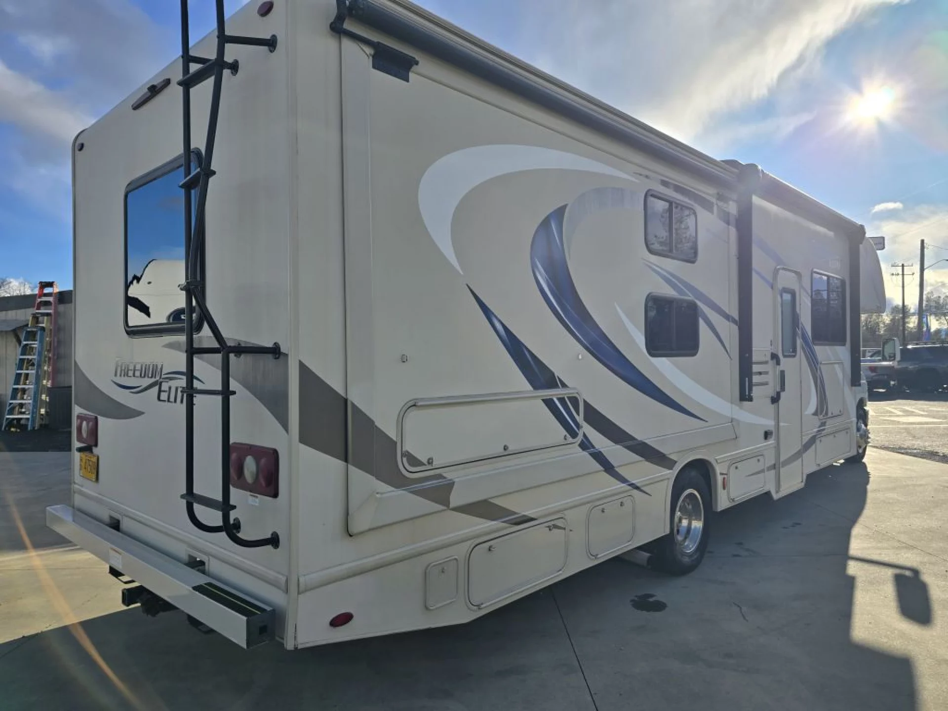 2019 THOR MOTOR COACH FREEDOM ELITE 30FE - Image 5